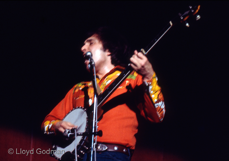 Don Mclean playing Banjo